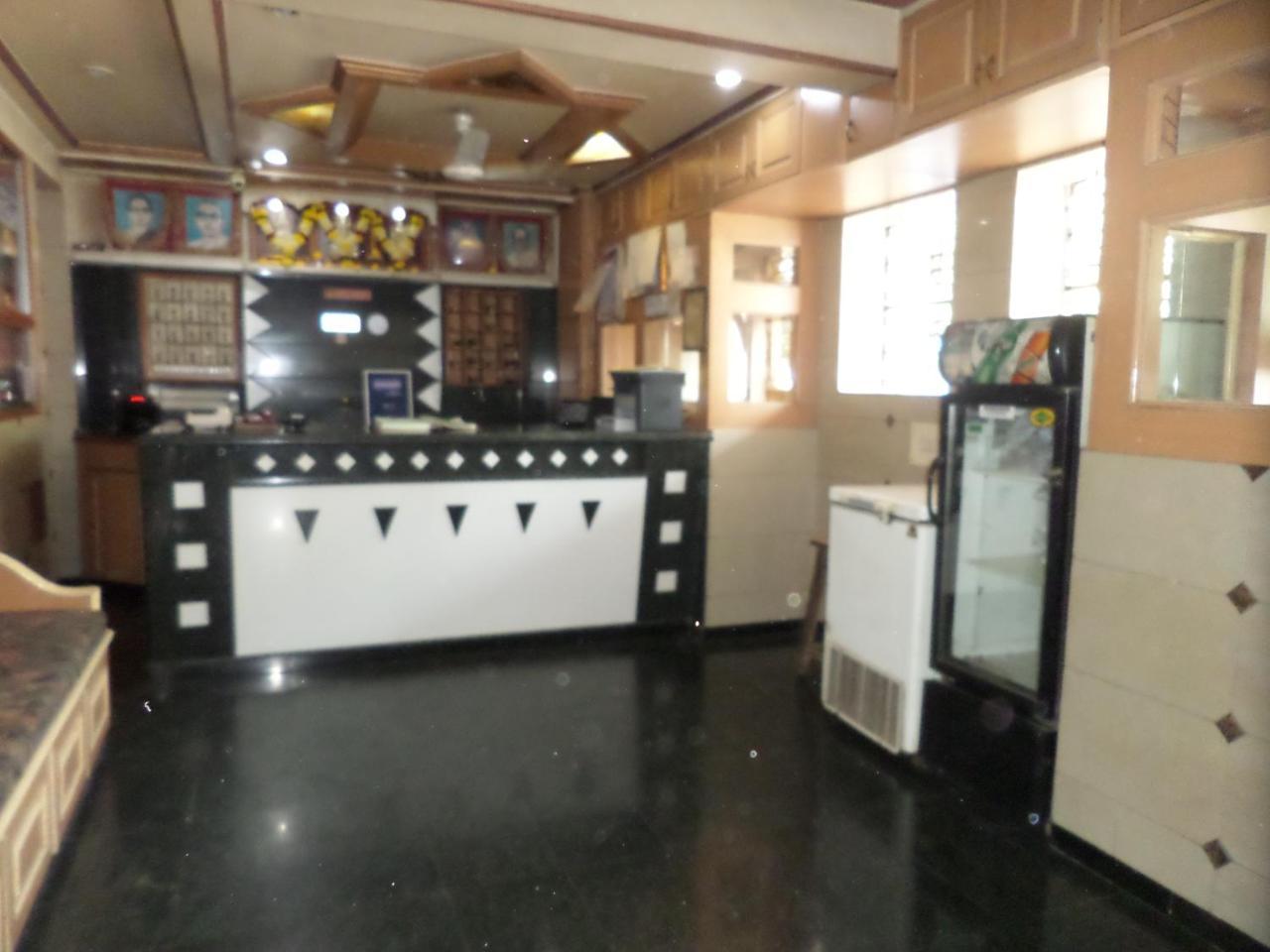 Hotel Padma 纳西克 外观 照片
